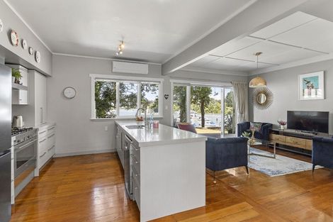 Photo of property in 9 Pakuranga Road, Pakuranga, Auckland, 2010