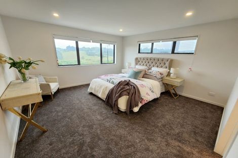 Photo of property in 19 Henriette Place, Totara Park, Auckland, 2105