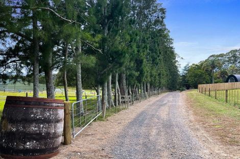 Photo of property in 63 Pomona Road, Kumeu, 0891