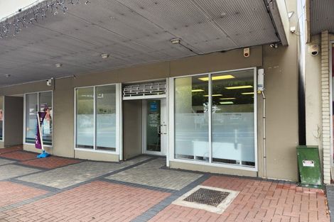 Photo of property in 120 Great South Road, Takanini, 2112