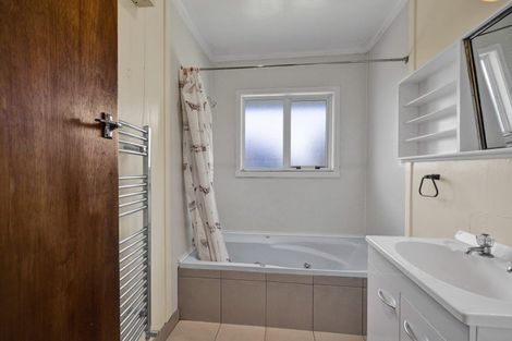 Photo of property in 2a Clifford Street, Hawera, 4610