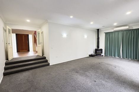 Photo of property in 30 Royal View Road, Te Atatu South, Auckland, 0610