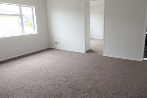 Photo of property in 104 Keri Vista Rise, Papakura, 2110