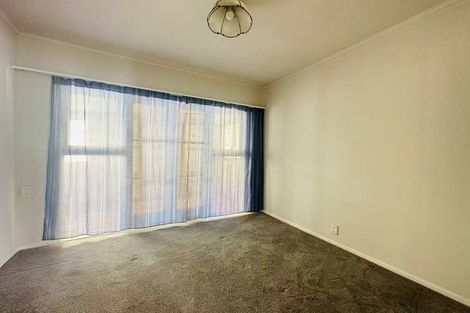 Photo of property in 32 Bond Crescent, Forrest Hill, Auckland, 0620