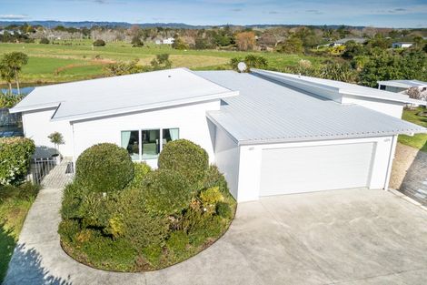 Photo of property in 16 Riverglen Road, Waipu, 0510