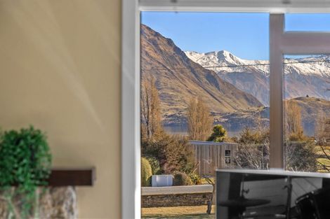 Photo of property in 261 Beacon Point Road, Wanaka, 9305