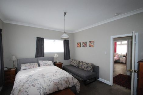 Photo of property in 70 Salford Street, Newlands, Wellington, 6037