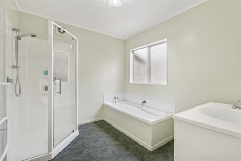 Photo of property in 2/7 Fordham Street, Beach Haven, Auckland, 0626