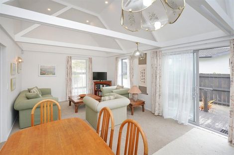 Photo of property in 63 Landsdowne Terrace, Cashmere, Christchurch, 8022