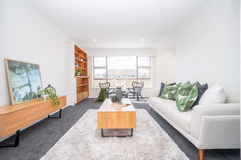 Photo of property in 6 Esk Street, Roslyn, Palmerston North, 4414
