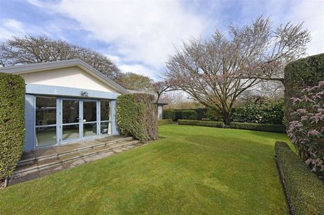 Photo of property in 27 Acorn Close, Waltham, Christchurch, 8023