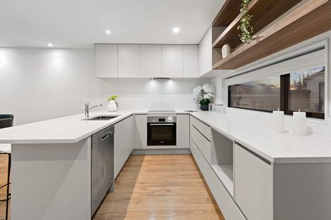 Photo of property in 2d Fowler Street, Northcote, Auckland, 0627