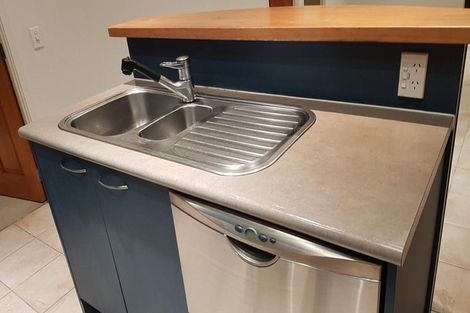 Photo of property in 76 Edgewater Drive, Pakuranga, Auckland, 2010