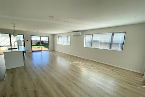 Photo of property in 22 Holcroft Street, Papakura, 2110