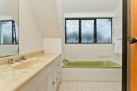 Photo of property in 1/16a Sunnynook Road, Sunnynook, Auckland, 0620