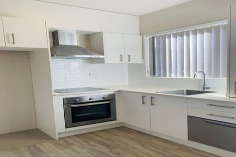 Photo of property in 36 Ray Small Drive, Papakura, 2110