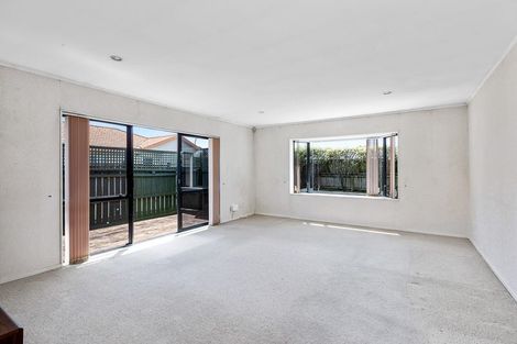 Photo of property in 19 Sturges Road, Henderson, Auckland, 0612