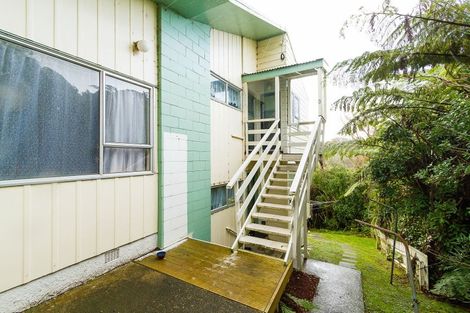 Photo of property in 10 Martin Grove, Normandale, Lower Hutt, 5010