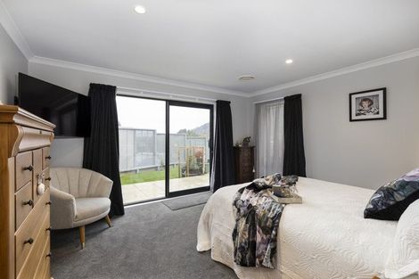 Photo of property in 10 Admiralty Place, Waikawa, Picton, 7220