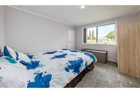 Photo of property in 11 Hinton Place, Weymouth, Auckland, 2103