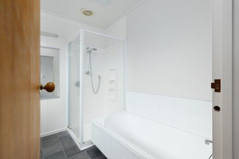 Photo of property in 26 Heta Road, Highlands Park, New Plymouth, 4312