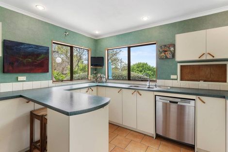 Photo of property in 30 Lastel Place, Shelly Park, Auckland, 2014