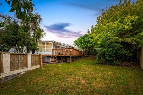 Photo of property in 114a Colwill Road, Massey, Auckland, 0614