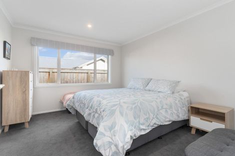 Photo of property in 2 Van Baarle Close, Carterton, 5713