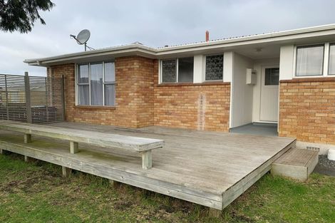 Photo of property in 36 Gibbons Crescent, Castlecliff, Whanganui, 4501