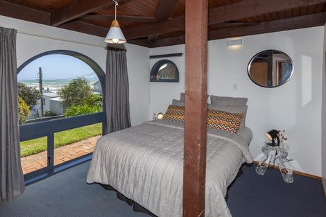 Photo of property in 62 The Parade, Paekakariki, 5034