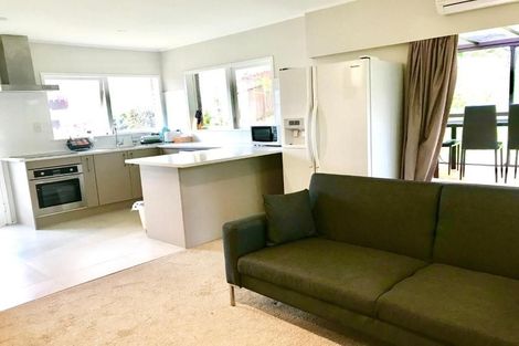 Photo of property in 2/5 Keldale Place, Forrest Hill, Auckland, 0620