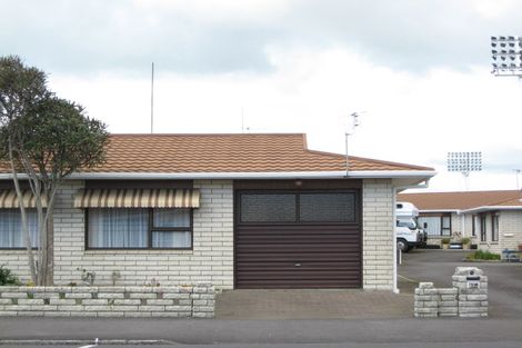 Photo of property in 23b Tukapa Street, Westown, New Plymouth, 4310