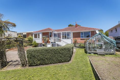 Photo of property in 24 Larsen Crescent, Tawa, Wellington, 5028