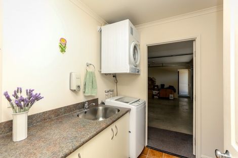 Photo of property in 14 Belt Road, Moturoa, New Plymouth, 4310