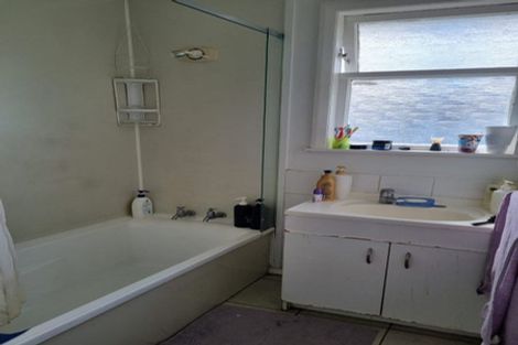 Photo of property in 16 Old Wairoa Road, Papakura, 2110