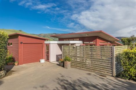 Photo of property in 196 Okains Bay Road, Robinsons Bay, Akaroa, 7581