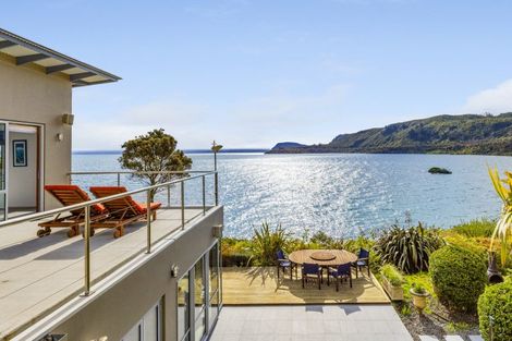 Photo of property in 26 Whakamoenga Point, Acacia Bay, Taupo, 3385