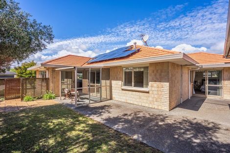 Photo of property in 5 Ashleigh Way, Waikanae Beach, Waikanae, 5036