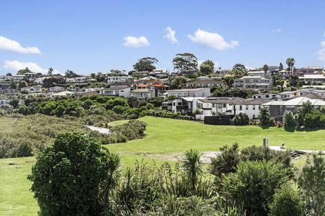 Photo of property in 13/10 Ngaroma House Drive, Hobsonville, Auckland, 0616