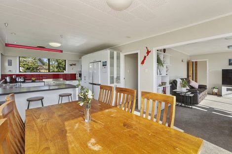 Photo of property in 323 Mangorei Road, Merrilands, New Plymouth, 4312