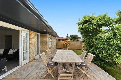 Photo of property in 50 Storey Avenue, Forest Lake, Hamilton, 3200