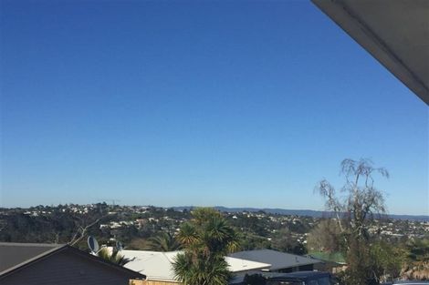 Photo of property in 21 Park Road, Glenfield, Auckland, 0629