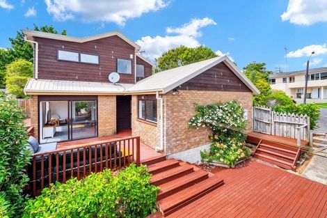 Photo of property in 1 Tiri View Place, Waiake, Auckland, 0630