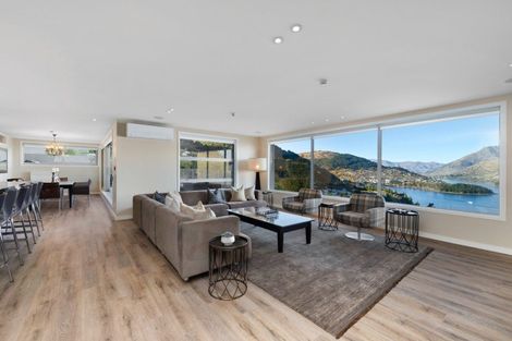 Photo of property in 6 Lordens Place, Fernhill, Queenstown, 9300