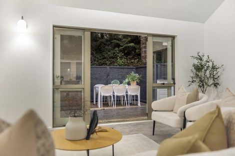 Photo of property in 2/48 Park Hill Road, Birkenhead, Auckland, 0626