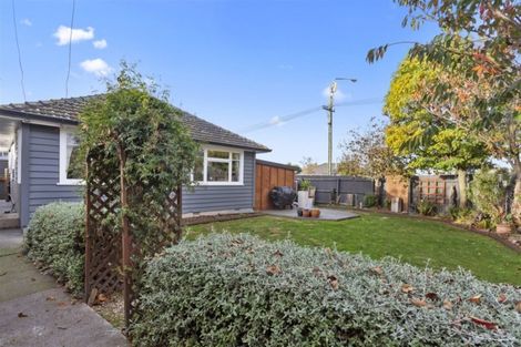 Photo of property in 98 Northcote Road, Northcote, Christchurch, 8052