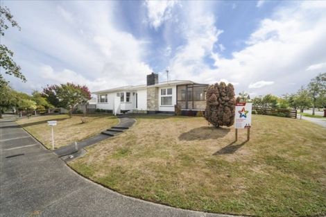 Photo of property in 10 Wairau Place, Kelvin Grove, Palmerston North, 4414