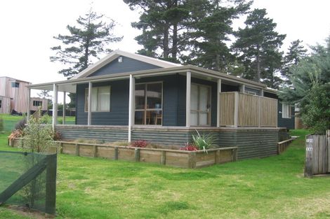 Photo of property in 120 Kowhai Avenue, Matarangi, Whitianga, 3592