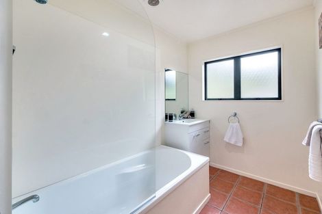 Photo of property in 96 Attwood Road, Paremoremo, Auckland, 0632