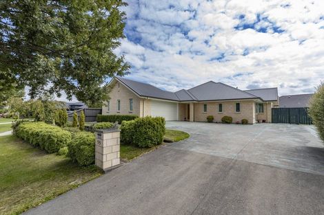 Photo of property in 55 Oakwood Drive, Rangiora, 7400